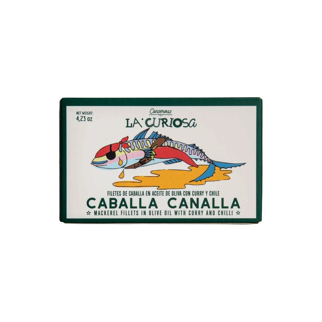 A rectangular package of La Curiosa Caballa Canalla mackerel fillets in olive oil with curry and chili, featuring a colorful fish illustration on a white background with a dark green border.