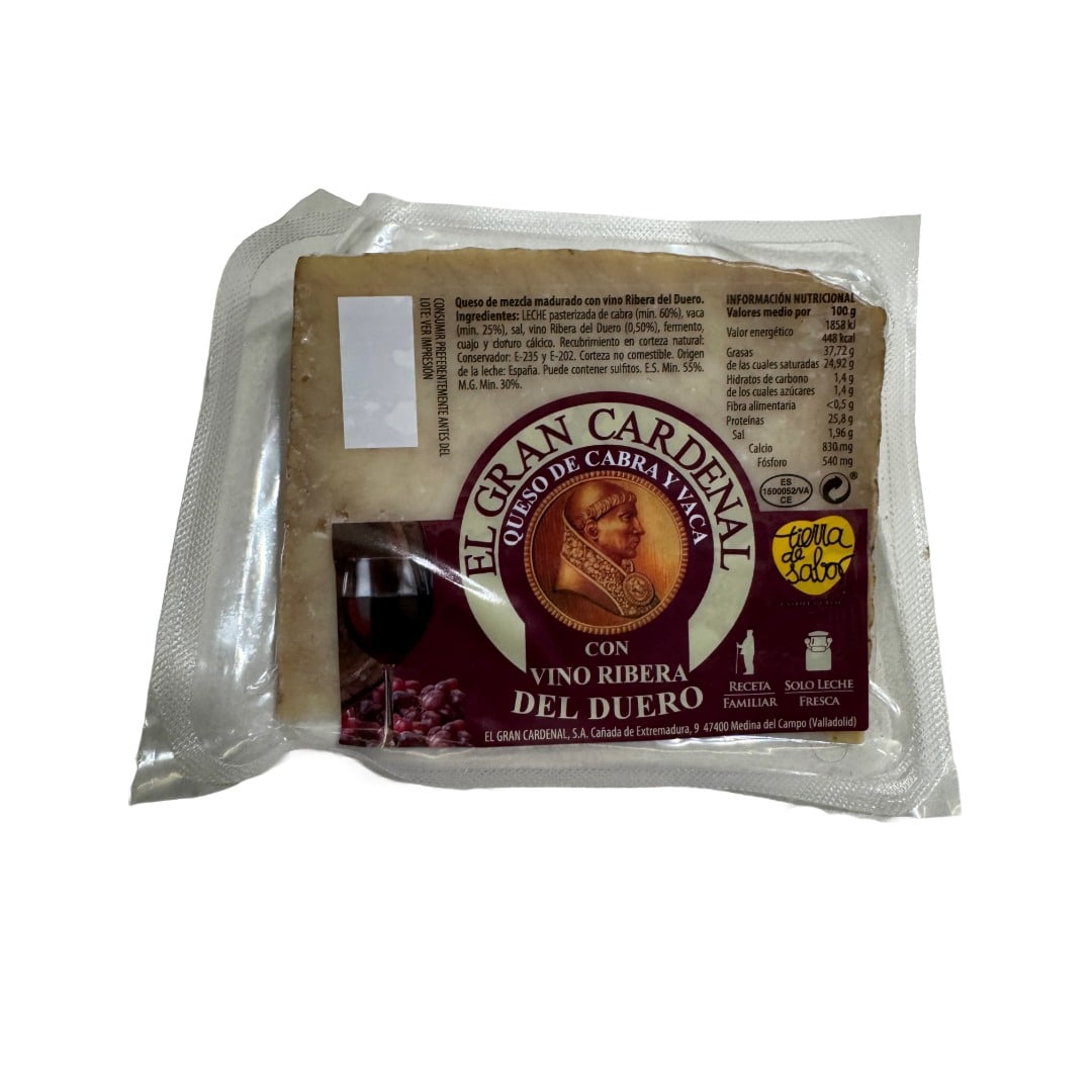 Packaged cheese with 'El Gran Cardenal' label on a white background
