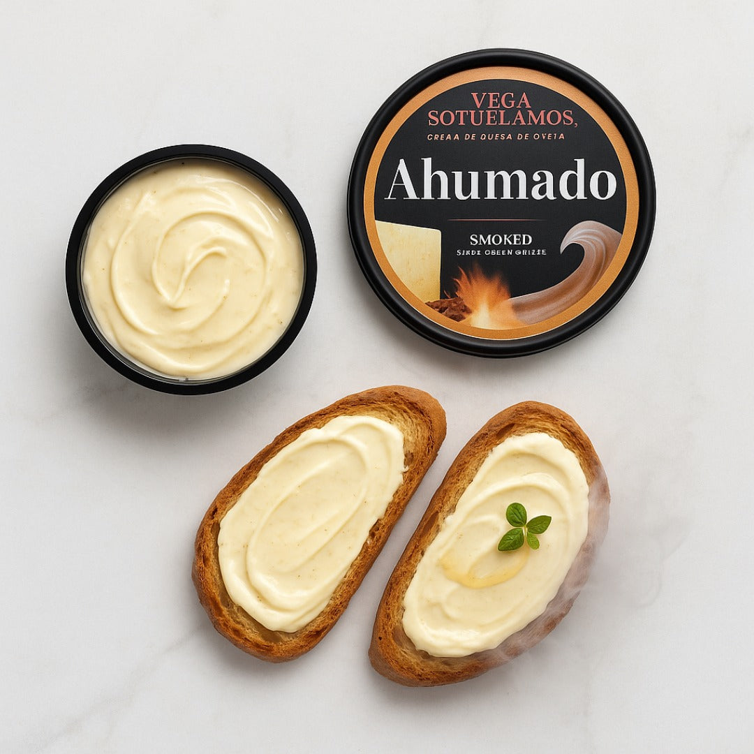 Smoked cream cheese spread on bread with a container labeled 'Ahumado' on a light gray background.